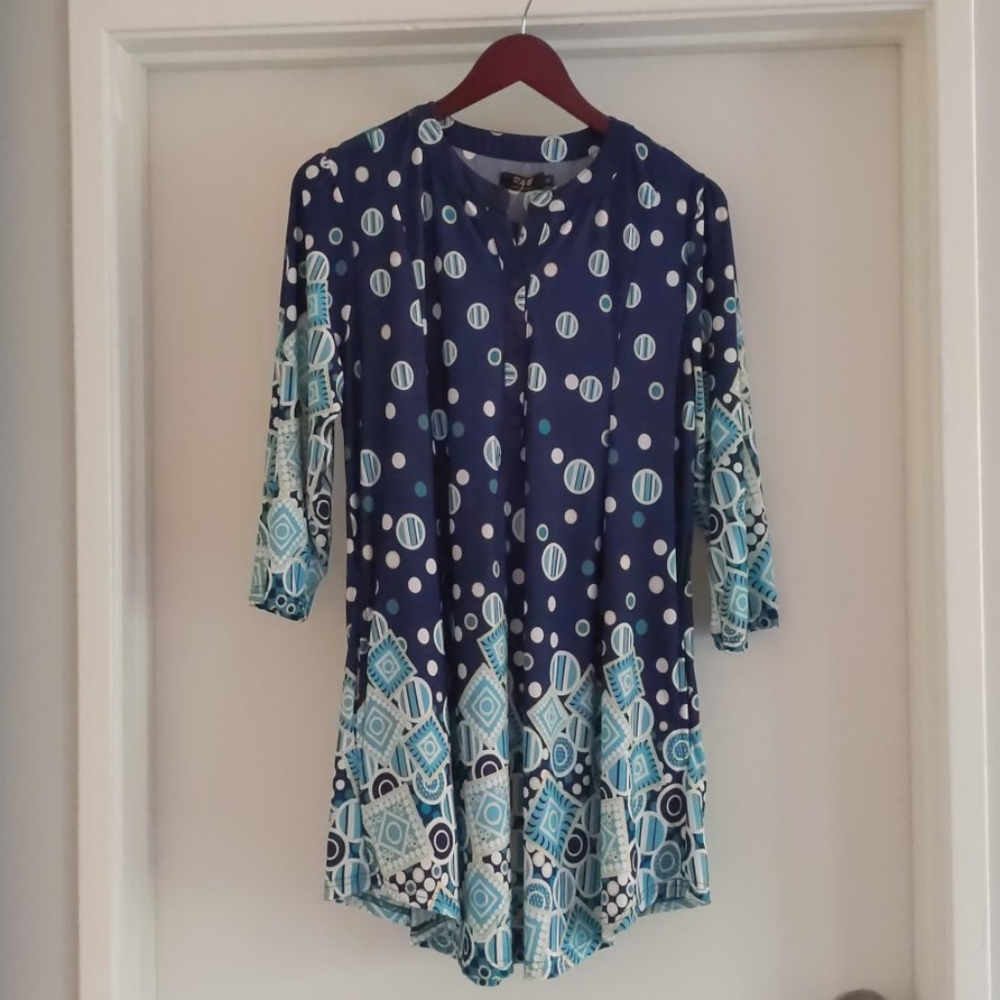 ♻️DONATED♻️ Navy and Teal Tunic XL